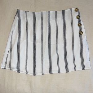 Ivy & Main Mini Skirt